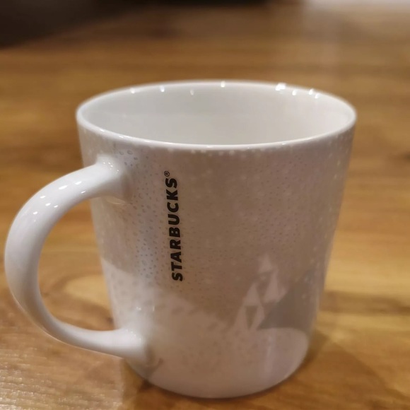 STARBUCKS 8 oz Mug Holiday Winter Ceramic Polar Bears in Snow 2016 White Silver - Picture 3 of 7